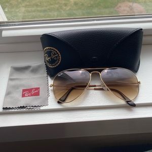 RAYBAN GRADIENT AVIATORS